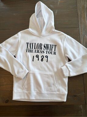 Taylor Swift The Eras Tour '1989' White Hoodie - Adult Size Small